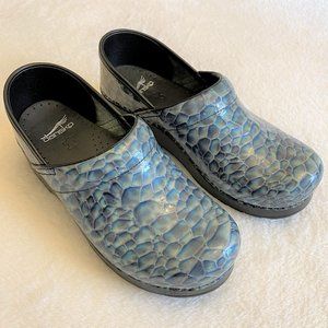 Dansko Clogs Womens 39 Blue Snakeskin Print Shoes Leather Nursing Comfort